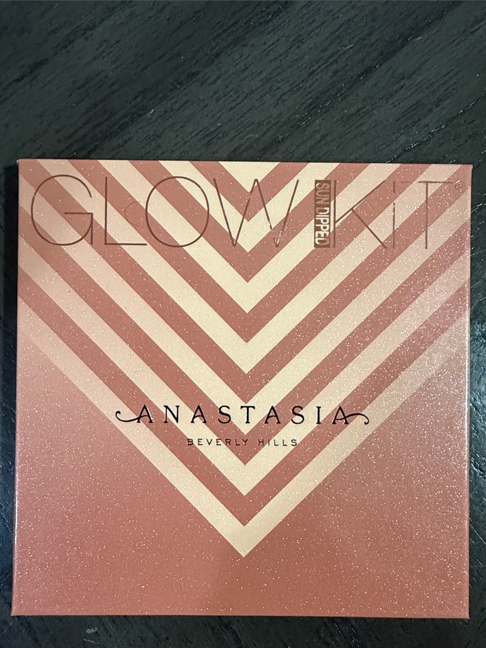 Anastasia Beverly Hills Glow Kit - Rose Gold & Champagne Stripes